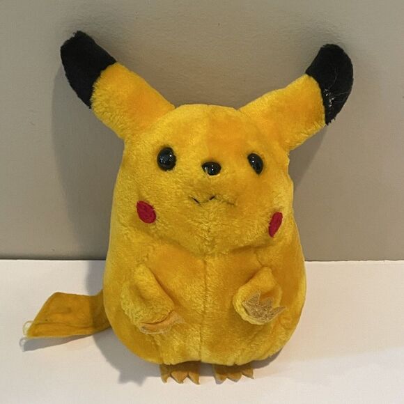 Vintage Pokémon Pikachu Party Plush RARE - Picture 1 of 9